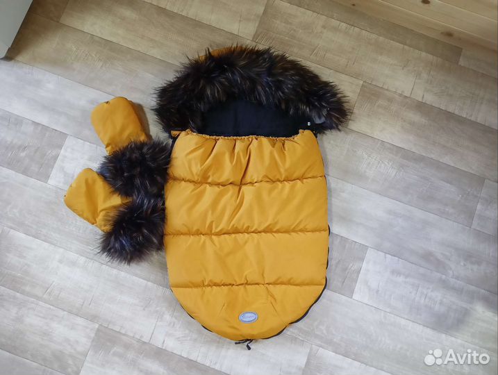 Зимний конверт в коляску с мехом Jovanni +варежки