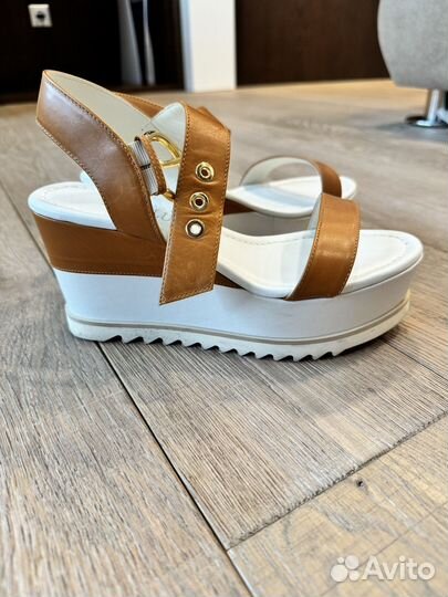 Босоножки loriblu