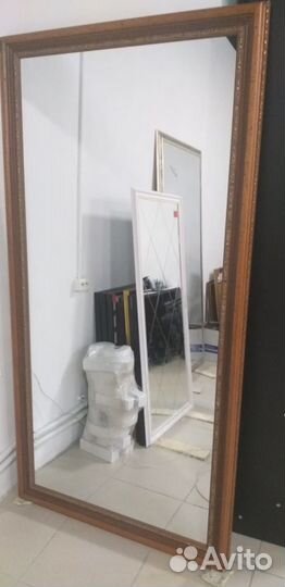 Зеркало в деревянном багете 1950х1000