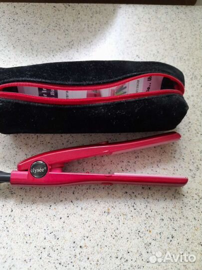 Выпрямитель для волос новый