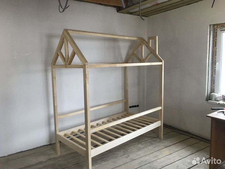 Кроватка-домик