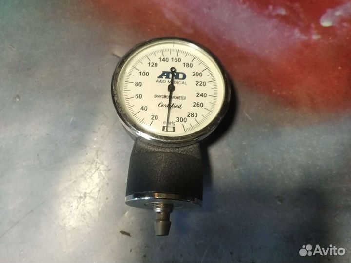 Тонометр механический