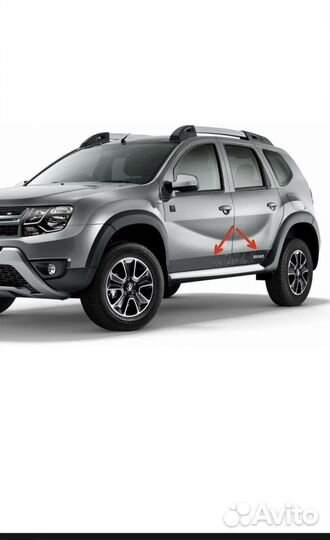 Виниловые наклейки dakar на Рено Дастер