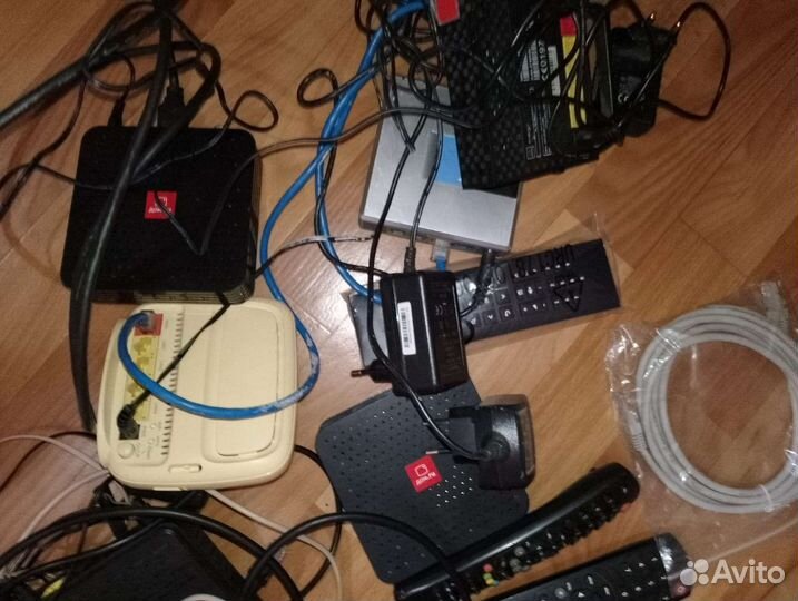 Приставки, шнуры, телефоны, и прочее