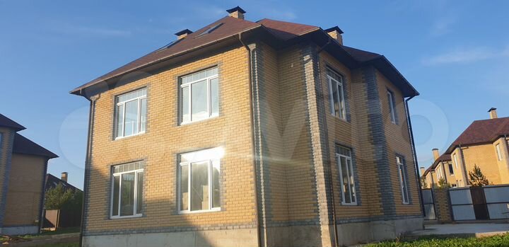 Коттедж 195,8 м² на участке 8 сот.