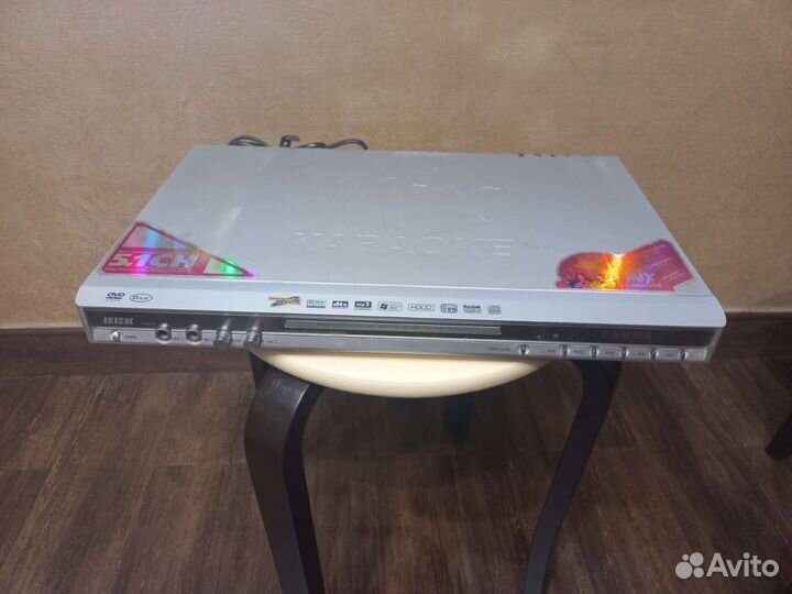 DVD плеер, два новых микрофона, dvd диски 50шт