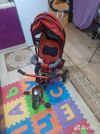 Детский велосипед с ручкой