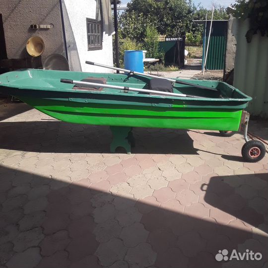 Продается лодка под мотор