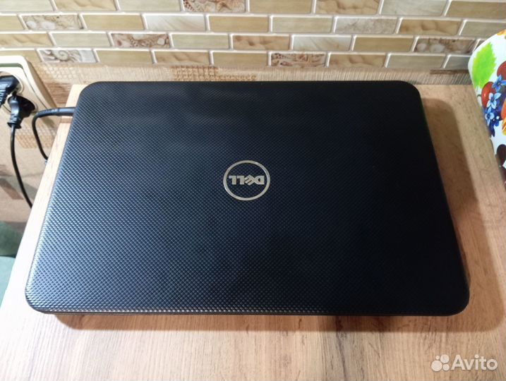Ноутбук dell Inspiron