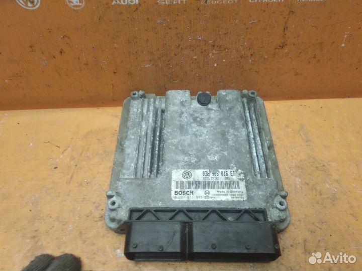 Блок управления двигателем Volkswagen Golf 5 (200