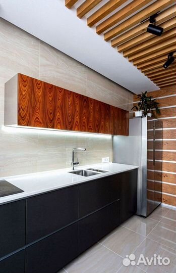 Кухонный гарнитур в современном стиле на заказ