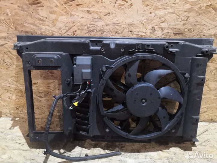 Передняя панель с вентилятором Peugeot 3008