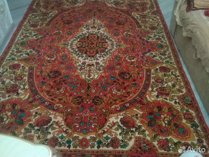 Ковер шерстяной,старинный (русская красавица)