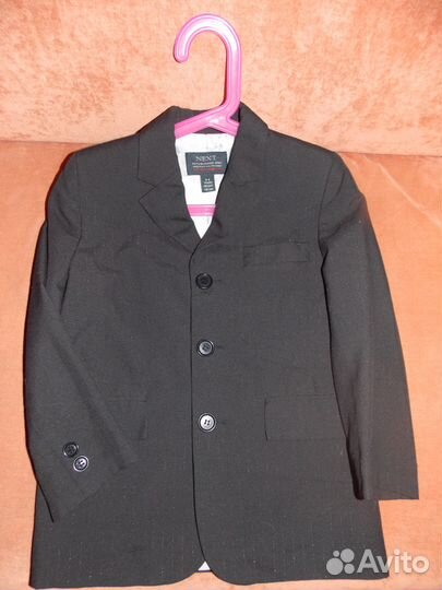 Брюки новые и два пиджака