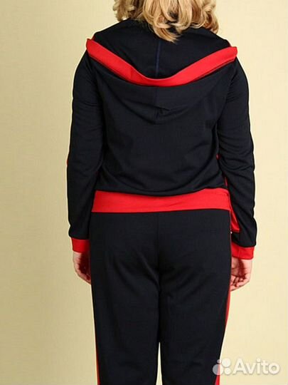 Спортивный костюм женский