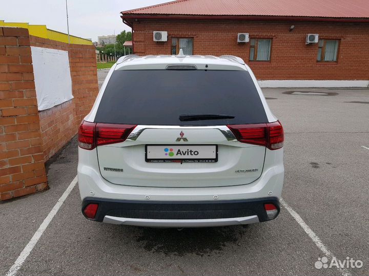 Mitsubishi Outlander 2.4 CVT, 2018, 100 000 км