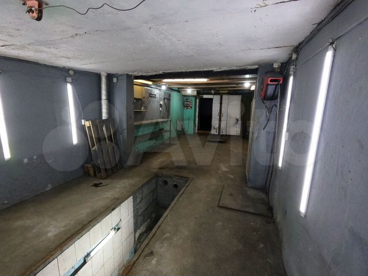 Гараж, > 30 м²