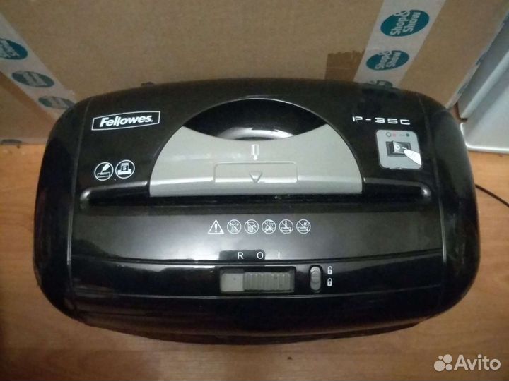 Уничтожитель бумаг(шредер) Fellowes P-35C