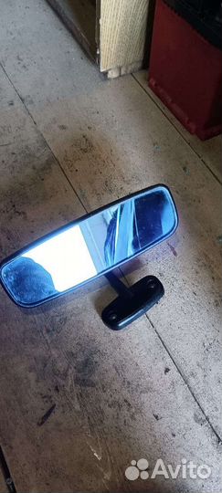 Зеркало заднего вида