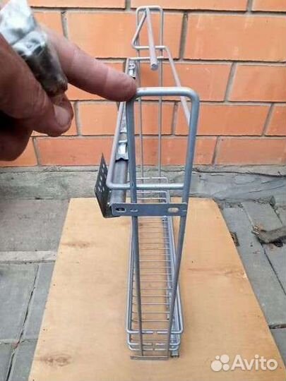 Бутылочница встраиваемая,для кухни