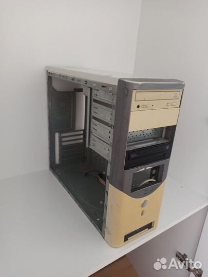 Корпус компьютерный 2 дисковода