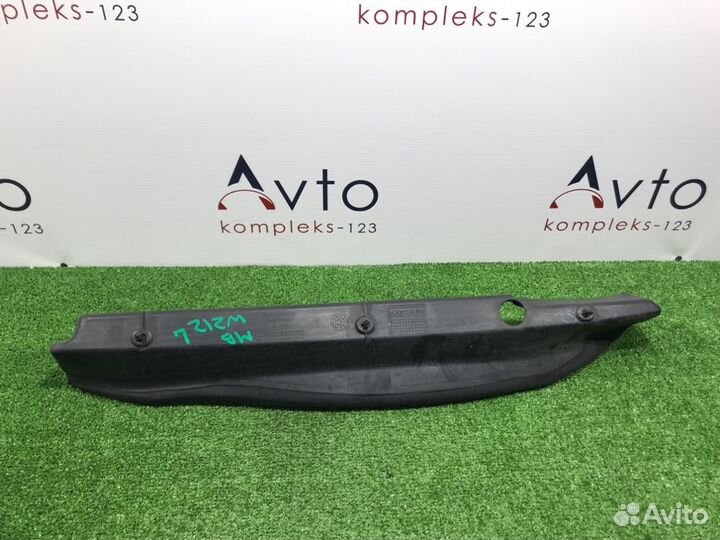 Пыльник крыла левый Mercedes-Benz E-350 W212