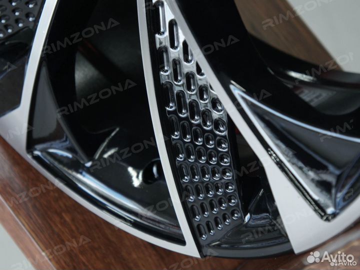 Литые диски RS7 R21 на Audi. Арт3396