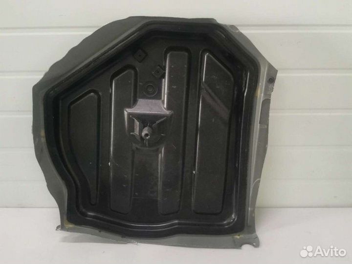 Ниша запасного колеса Mercedes C W204