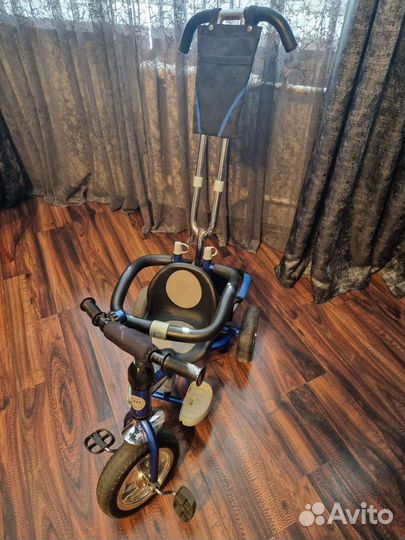 Трехколесный велосипед с ручкой Lexx Trike