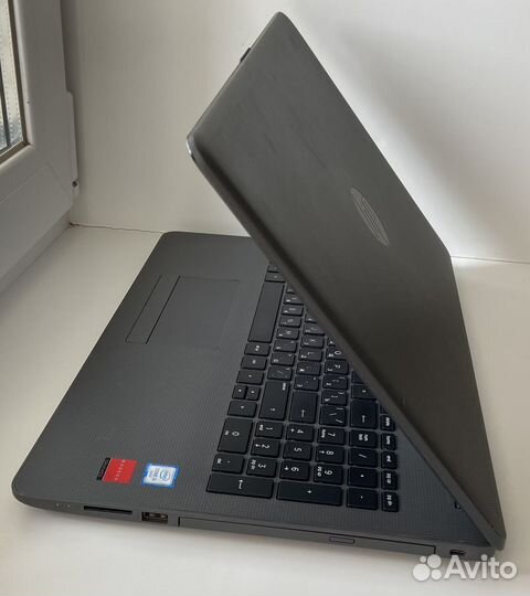 HP 15.6/i3-6006u/m330/8gb/240ssd