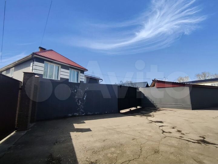 Коттедж 700 м² на участке 12 сот.