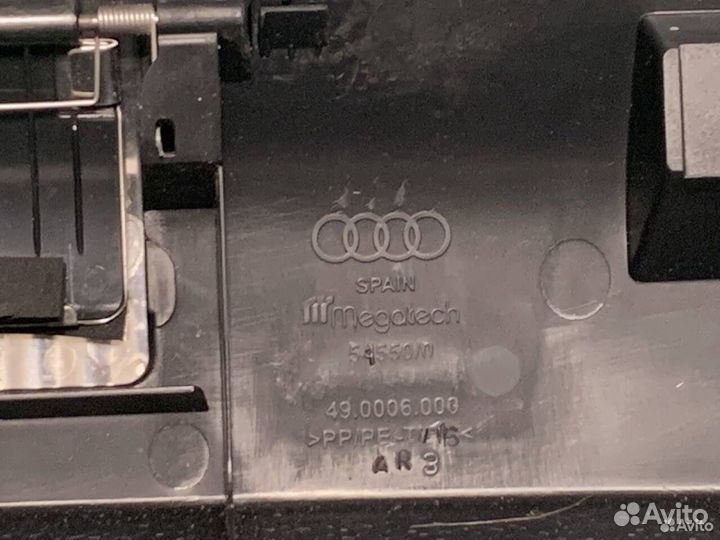 Накладка внутренняя на заднюю панель кузова Audi