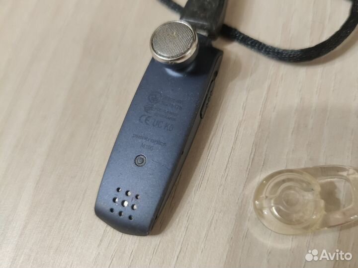 Bluetooth гарнитура Plantronics