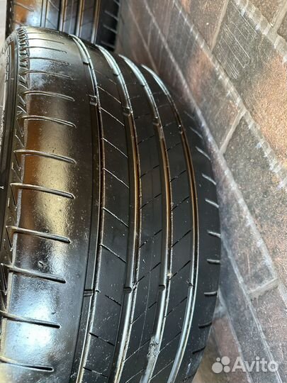 Bridgestone Turanza T005 245/40 R19 и 275/35 R19 100Y