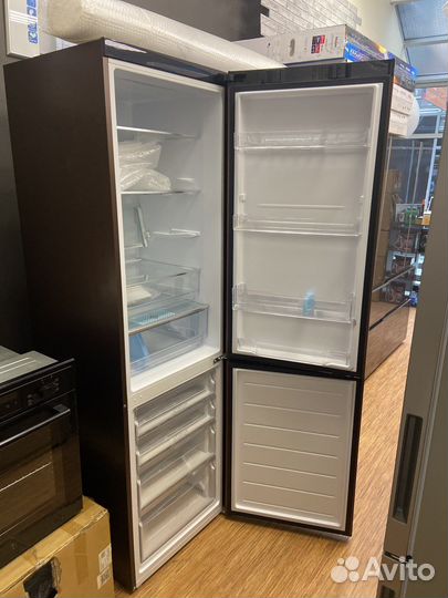 Новый холодильник haier c2f737clbg