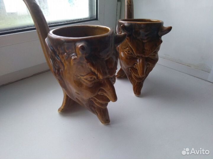 Глиняная посуда и статуэтки