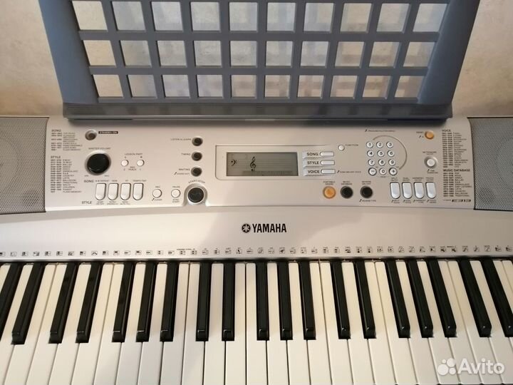 Синтезатор Yamaha PSR-E313