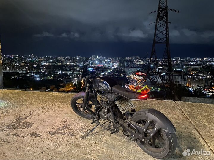 Cafe racer (x-moto)