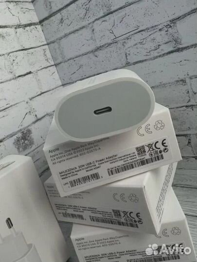 Блок быстрой зарядки для iPhone 20w