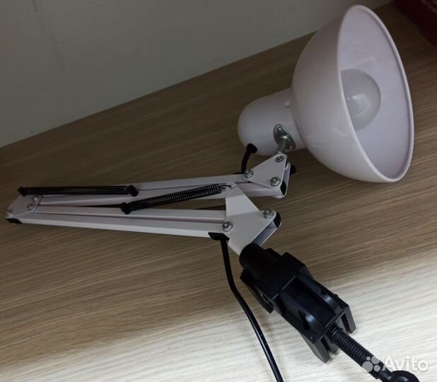 Лампа настольная для маникюра