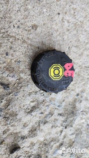 Крышка бачка тормозной жидкости Mazda Demio DE3FS