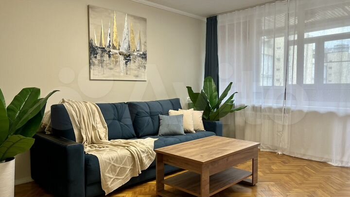 2-к. квартира, 70 м², 8/14 эт.