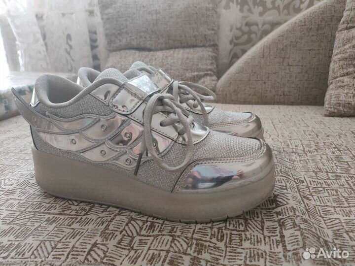 Кроссовки ролики 4 колеса 37 рр (24см стелька)