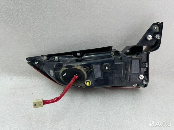 Фонарь внутренний LED задний левый Lexus Lx3 570