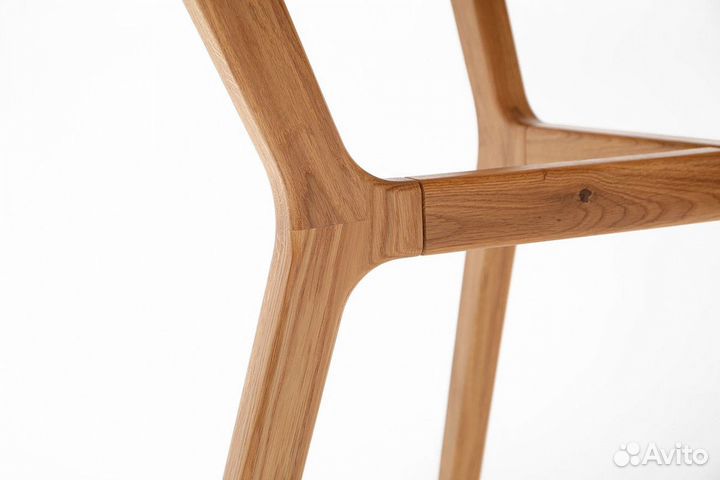 Стол новый обеденный из дуба