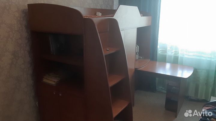 Детская стенка с кроватью (кровать-чердак)