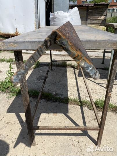 Уголок металлический 100х100х10