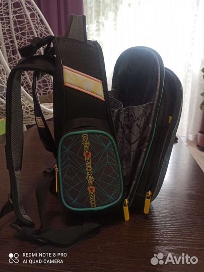 Школьный рюкзак hummingbird