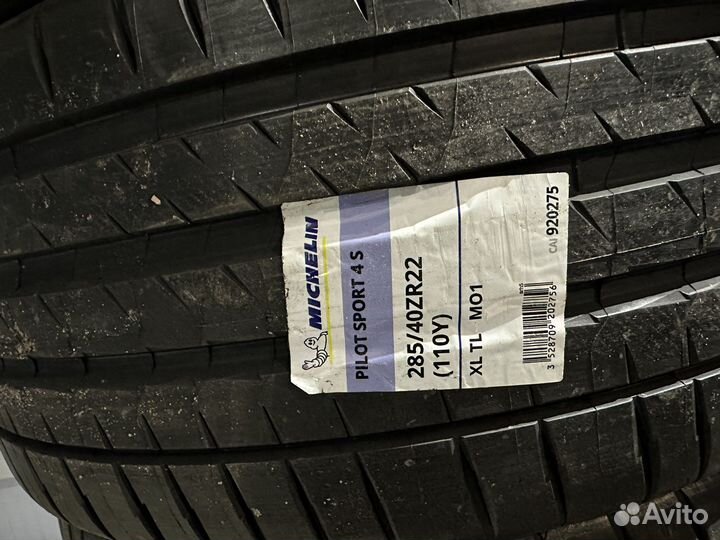 Michelin Pilot Sport 4 S 285/40 R22