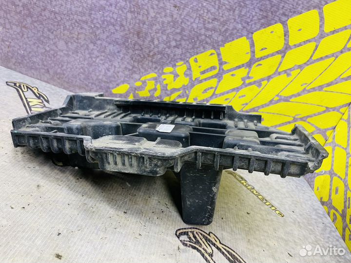 Крепление аккумулятора Площадка акб Санта Фе 2018